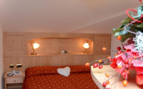 Hotel Zirmes 莫埃纳 外观 照片