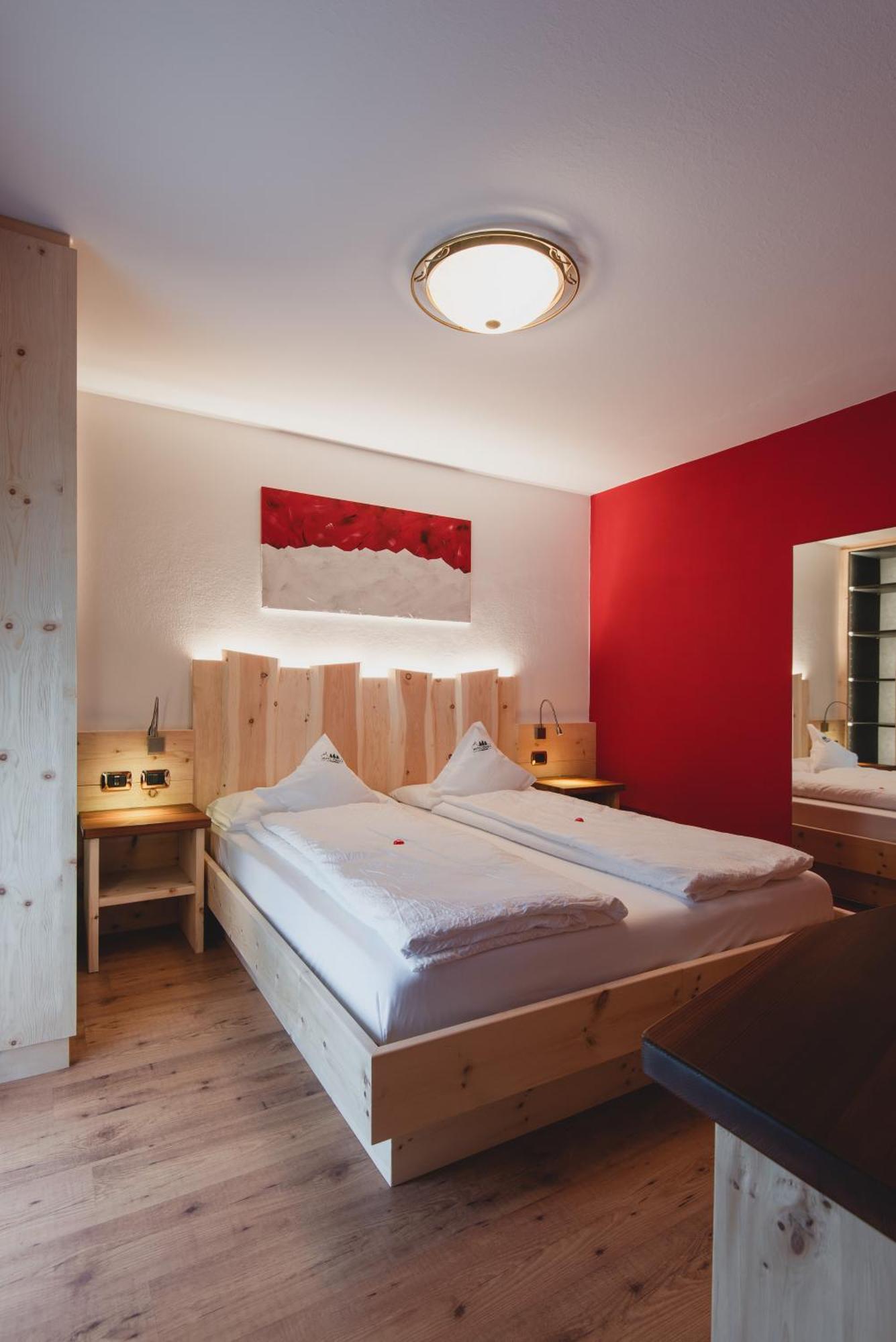 Hotel Zirmes 莫埃纳 外观 照片