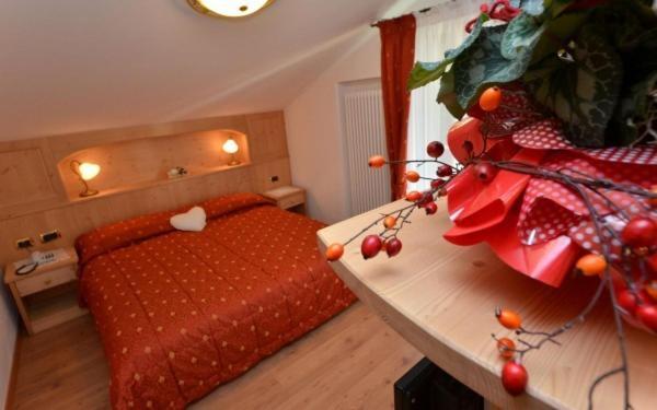 Hotel Zirmes 莫埃纳 外观 照片