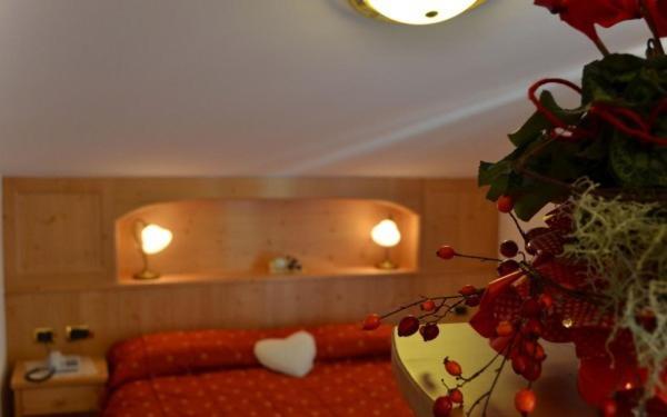 Hotel Zirmes 莫埃纳 外观 照片