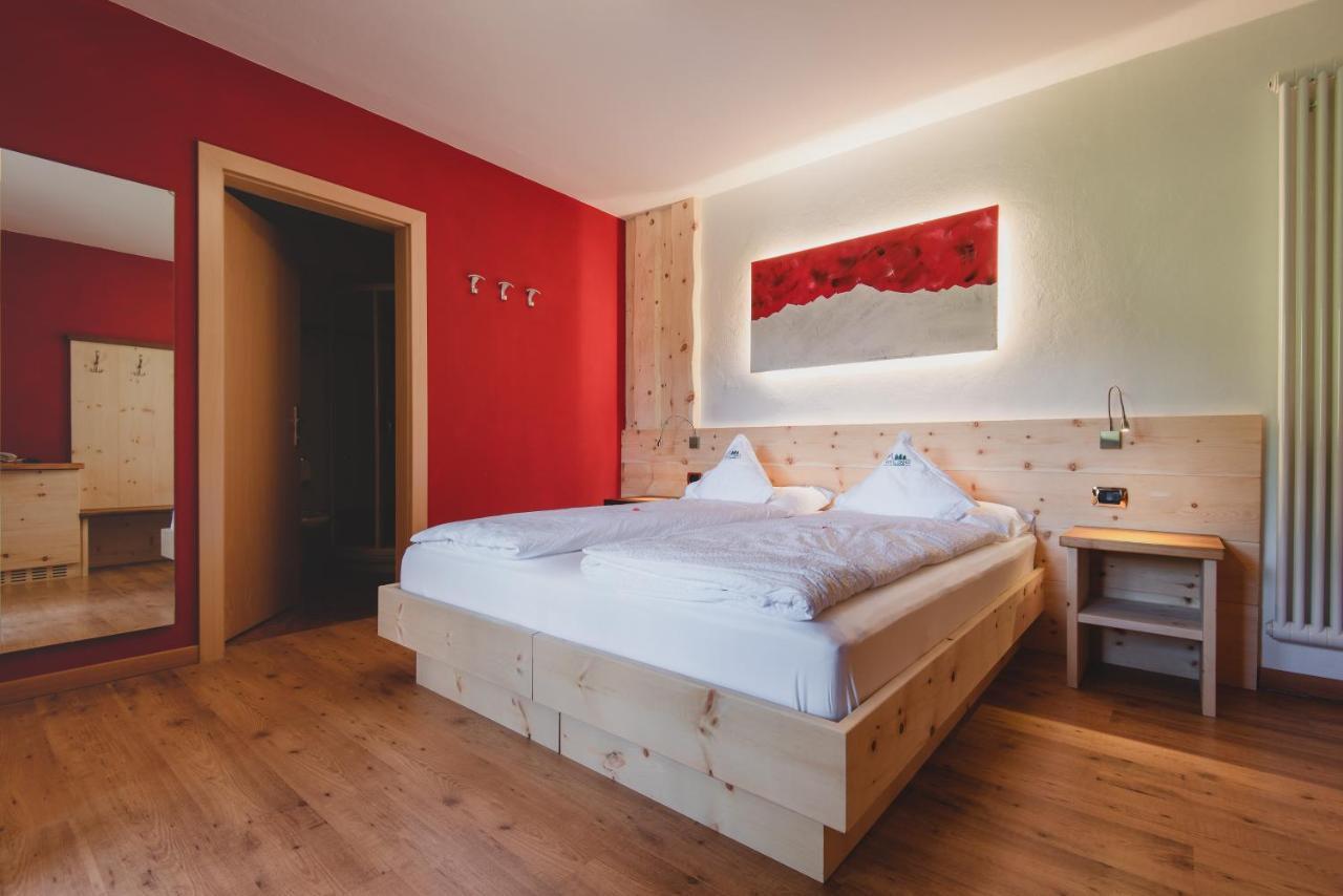 Hotel Zirmes 莫埃纳 外观 照片